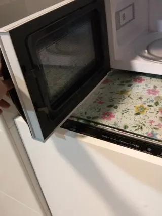 Microondas OK. Blanco y Negro