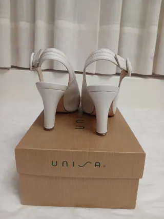 Zapatos de tacón Unisa blancos