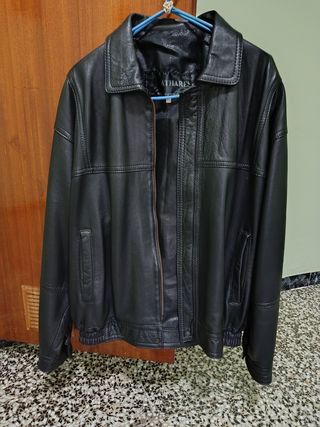 Chaqueta de cuero negra