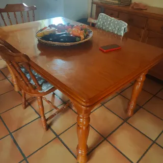 Set da Pranzo: Tavolo, 6 Sedie e Buffet
