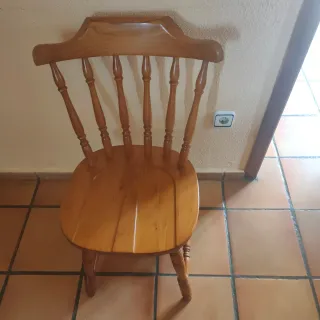 Set da Pranzo: Tavolo, 6 Sedie e Buffet