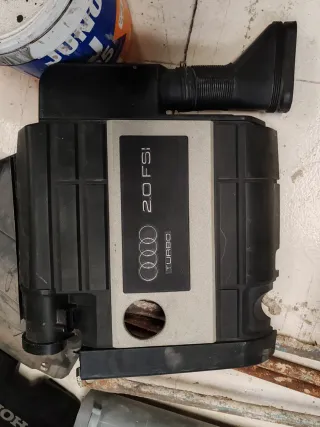 Tapa motor Audi A3 2.0 TFSI con caudalimetro