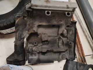 Tapa motor Audi A3 2.0 TFSI con caudalimetro