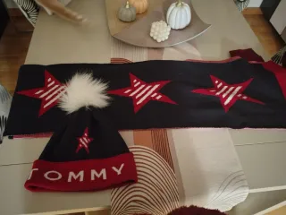 Conjunto Gorro y Bufanda Tommy Hilfiger Estrellas