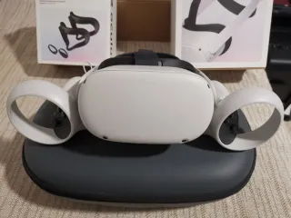 Oculus Quest 2 + extras