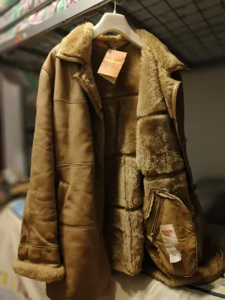 Abrigo de piel marrón talla L