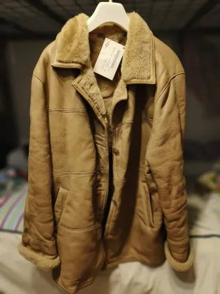 Abrigo de piel marrón talla L