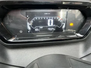 Yamaha 125 2023 Maxi Scooter Negra