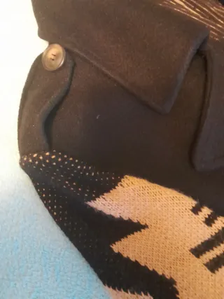 Abrigo estilo étnico negro con mangas punto.