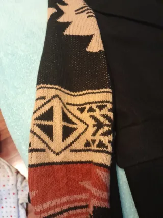 Abrigo estilo étnico negro con mangas punto.