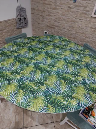 Tovaglie rotonde con fantasia floreale