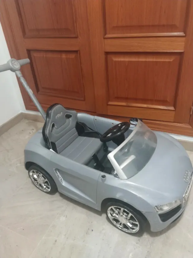 Cochecito Audi R8 para bebé