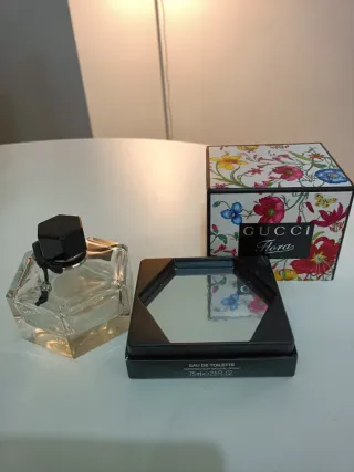 Bottiglie vuote profumi