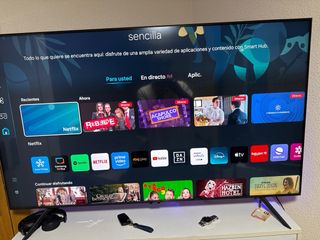 Televisión negra samsung crystal UHD CU7100 55”