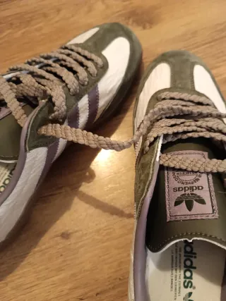 Zapatillas Adidas Verde y Blanco Preciosas!!