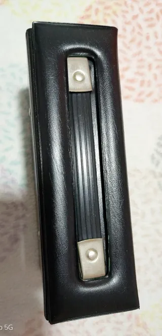 Porta cassettes negro