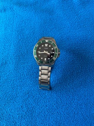 Reloj Casio de esfera negra y brazalete de acero