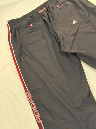 Pantalones Adidas con botones laterales