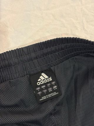 Pantalones Adidas con botones laterales