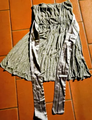 Mini abito grigio con fiocco argento. taglia unica