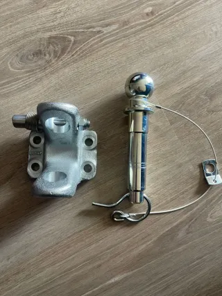 Bola de remolque extraíble