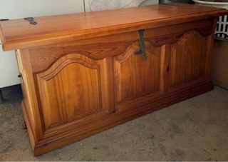 Baúl de madera de pino