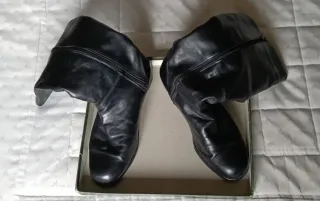 Botas de piel altas negras