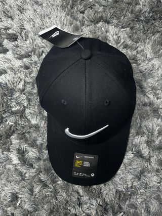 Gorra Nike Negra Logo Blanco Nueva