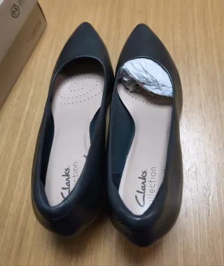 Zapatos elegantes de vestir marca Clarks, nuevos