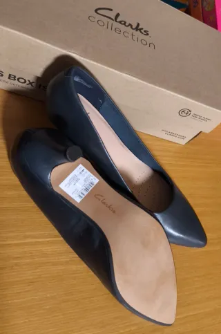 Zapatos elegantes de vestir marca Clarks, nuevos