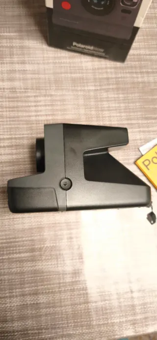 Cámara Polaroid Now Gris y Multicolor