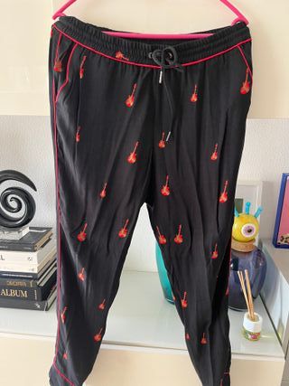 Pantalones Zadig & Voltaire negros con guitarras