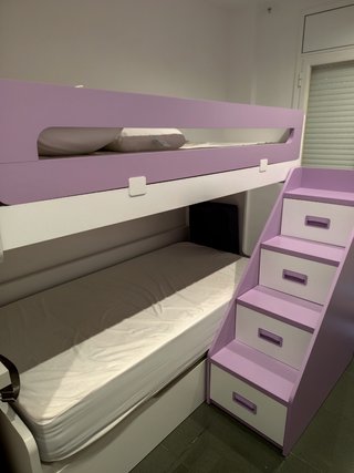 Litera-Cama alta con escalera
