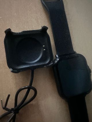 Smartwatch con cargador