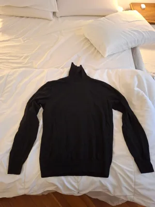 Jersey Uniqlo Lana Negro Cuello Alto