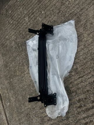 Viga parachoques Golf nueva