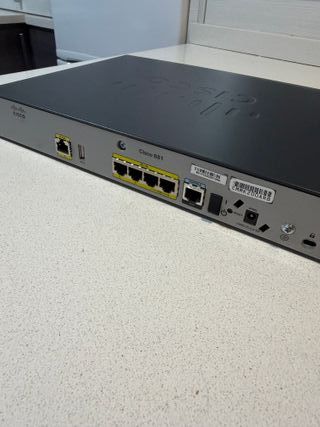 Router modelo Cisco C881