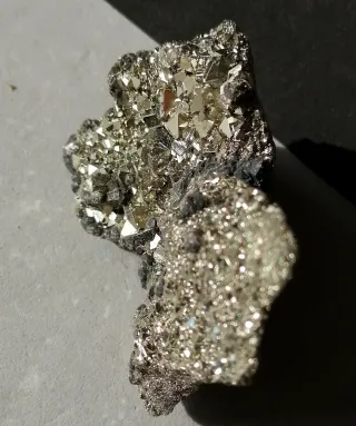 Cristales Pirita en Geoda