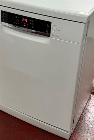 LAVAVAJILLAS BOSCH SERIE 4 DE TRES BANDEJAS