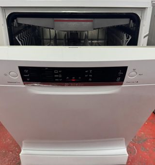 LAVAVAJILLAS BOSCH SERIE 4 DE TRES BANDEJAS