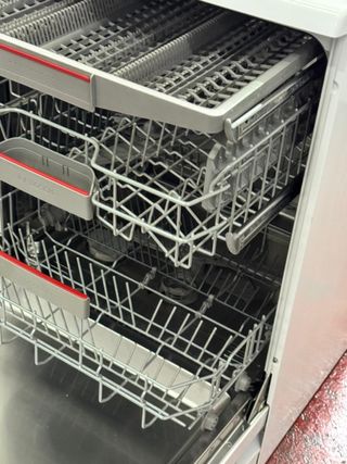 LAVAVAJILLAS BOSCH SERIE 4 DE TRES BANDEJAS