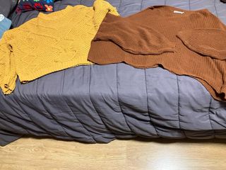 Dos jerseys de punto