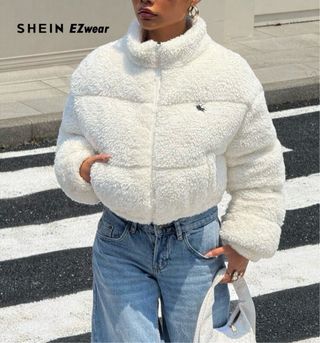 Abrigo blanco de pelo nuevo