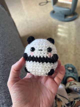 Panda tejido a mano