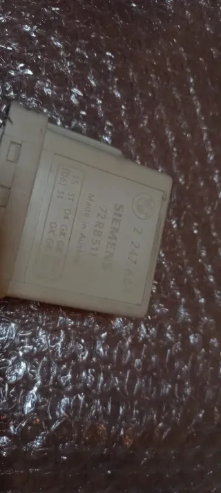 Relé Precalentamiento BMW E46 Siemens 2 247 665