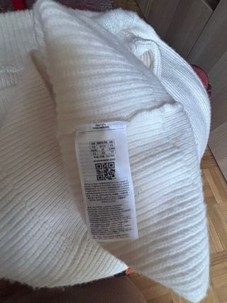 Vestido Guess punto cuello alto crema Talla XS