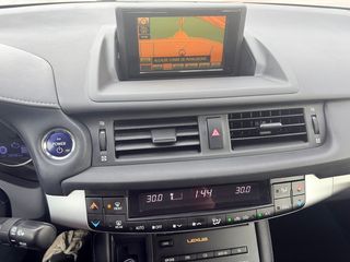 Lexus CT 200H EXECUTIVE NAVIBOX 136 CV