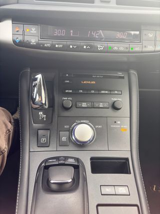 Lexus CT 200H EXECUTIVE NAVIBOX 136 CV