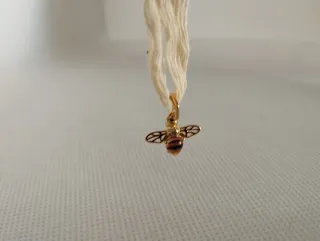 Pandora Charm Abeja chapado en oro 18k