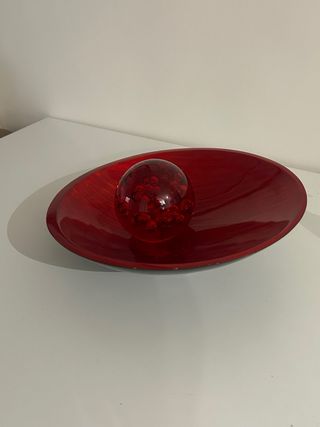Centro de mesa rojo con bola de cristal